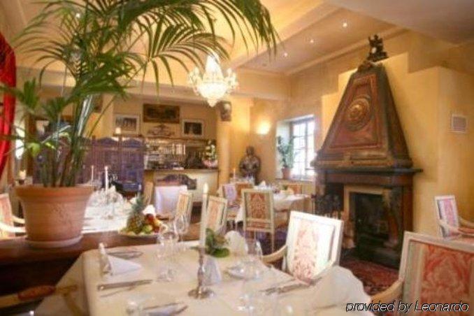 Hotel Schloss Edesheim Restaurante foto
