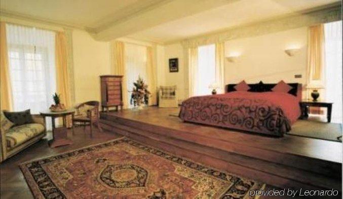 Hotel Schloss Edesheim Quarto foto